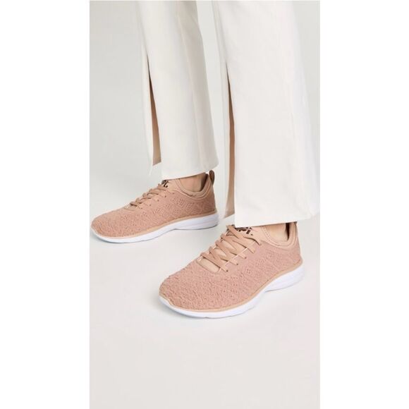 APL Shoes - APL Athletic Propulsion Labs TECHLOOM PHANTOM Women’s Sneakers Latte/Umber Sz 8